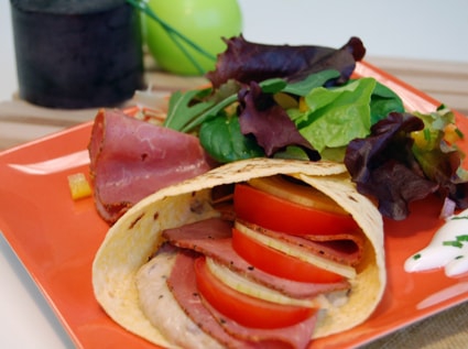 Fajitas d'émincés de smoked beef et pastrami, caviar d'aubergine et fromage blanc - Jean Routhiau