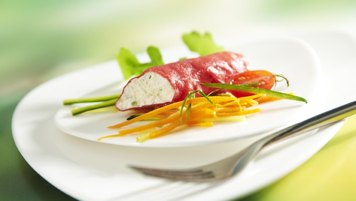 Roulé au carpaccio de boeuf et fromage frais - 