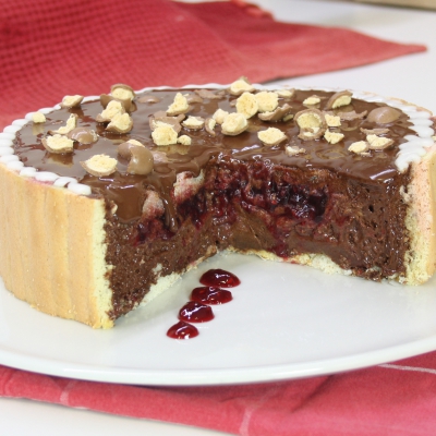 Entremets Mousse chocolat au lait, coeur framboise - 