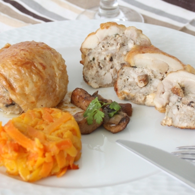 Fondant de poulet, tagliatelles de carottes et cèpes persillées - 