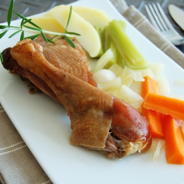 Cuisse de poule confite façon pot-au-feu - 