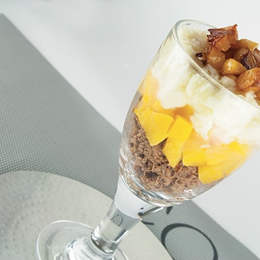 Verrine d'effiloché de canard aux nectarines et écrasé de pomme de terre au beurre - 