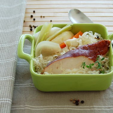 Choucroute au filet de poulet fumé et légumes de saison - Jean Routhiau