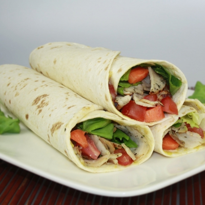 Wraps au poulet, smoked beef et crudités - Jean Routhiau